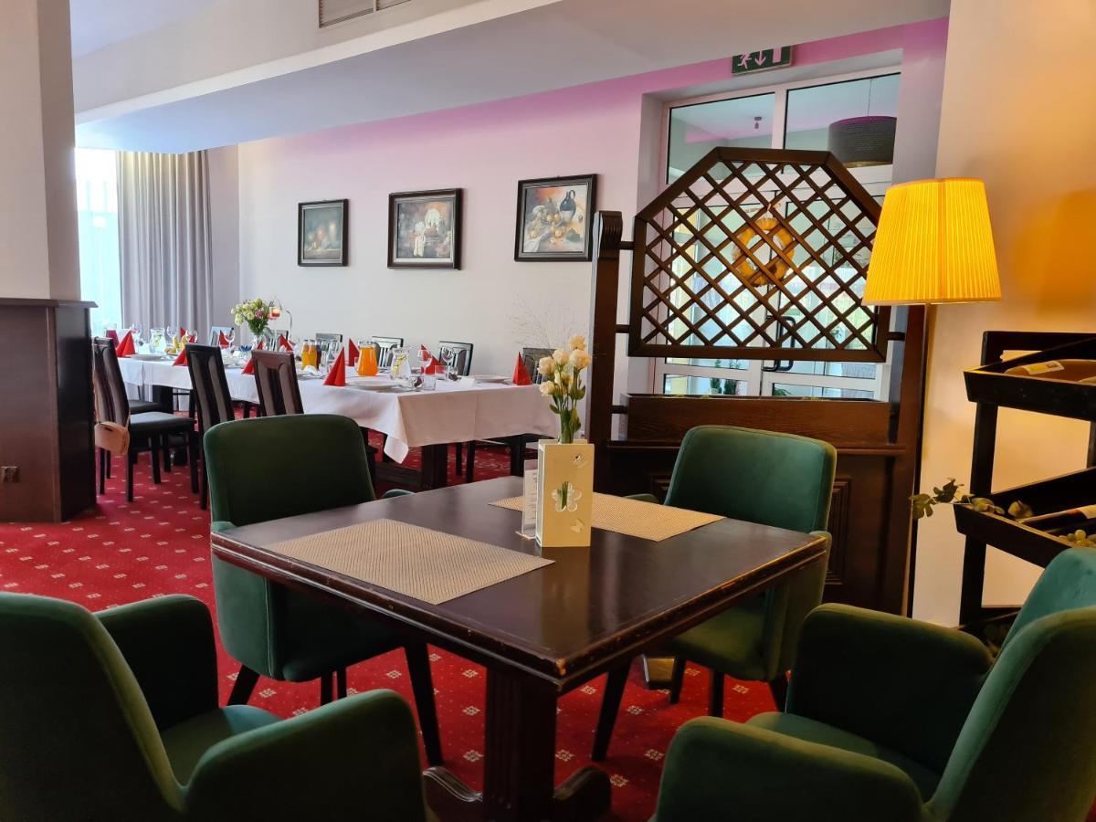 Hotel Mikulski Гливице Экстерьер фото