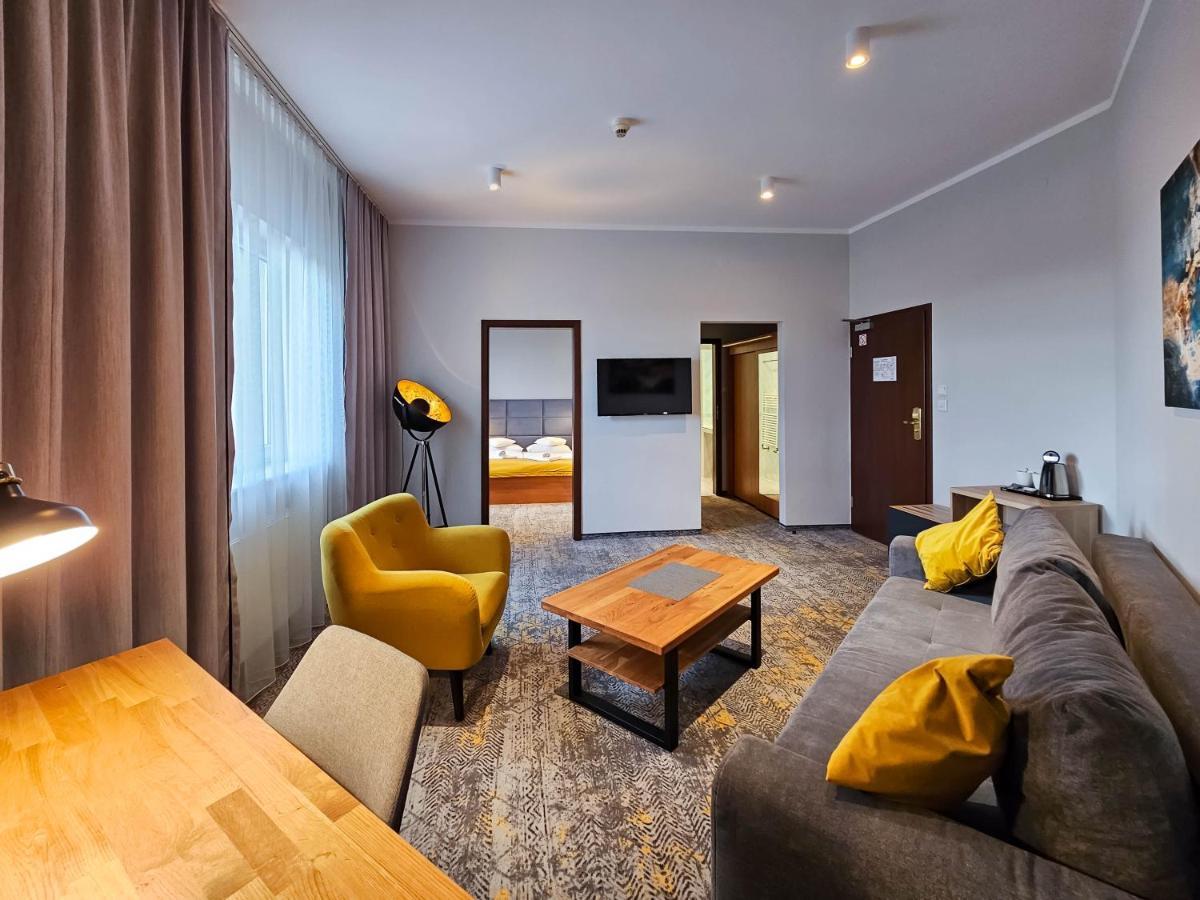 Hotel Mikulski Гливице Экстерьер фото